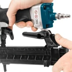 Makita AT638A 8 Bar Nietmachine (Narrow Crown) -Aanbiedingen Tool Gigant Winkel AT638A F 001