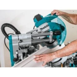 Makita LS1019L 230 V Radiaal Afkortzaag 260 Mm 5 Makita LS1019L 230 V Radiaal Afkortzaag 260 Mm -Aanbiedingen Tool Gigant Winkel makita ls1019l action shot 2